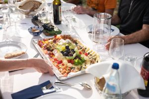 Winzertafel am Weinberg Lutzmannsburg © Vrääth Öhner